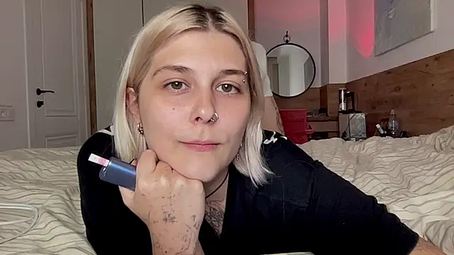 Ella Bloom online show from 07-10-26, 06:19