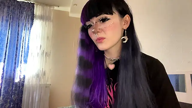 HolyCute online show from 06-21-26, 02:12