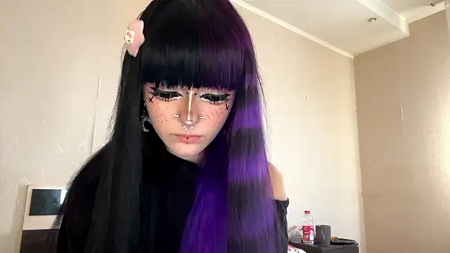 HolyCute online show from 06-28-26, 03:29