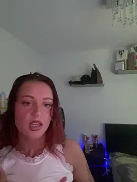 Snapshot of PoisonIvy_x chatting on 06-02-26, 12:38 PoisonIvy x online show from 06-02-26, 12:38