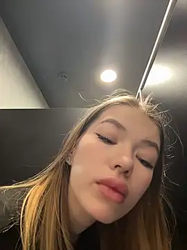 Snapshot of Dreamy_Mia chatting on 06-07-26, 03:17 Dreamy Mia online show from 06-07-26, 03:17