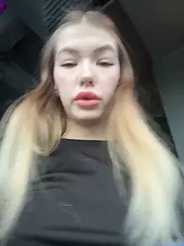 Snapshot of Dreamy_Mia chatting on 06-11-26, 01:19 Dreamy Mia online show from 06-11-26, 01:19