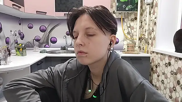 Saranade online show from 06-06-26, 05:07