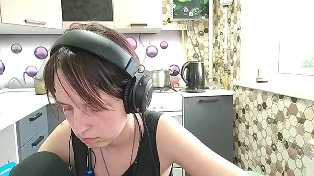 Saranade online show from 06-20-26, 05:07