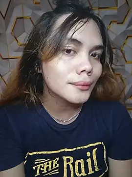 Snapshot of mikhay101 chatting on 06-12-26, 06:33 mikhay101 online show from 06-12-26, 06:33