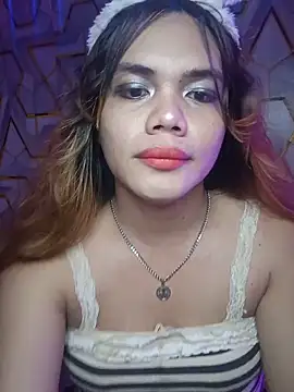 Snapshot of mikhay101 chatting on 06-10-26, 05:47 mikhay101 online show from 06-10-26, 05:47