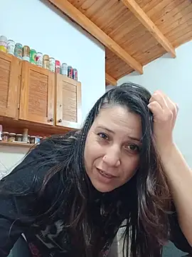 Snapshot of Maira73 chatting on 06-06-26, 04:56 Maira73 online show from 06-06-26, 04:56