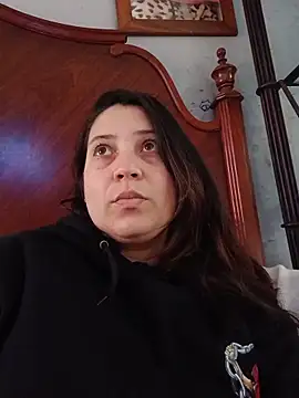 Snapshot of Maira73 chatting on 06-10-26, 05:36 Maira73 online show from 06-10-26, 05:36