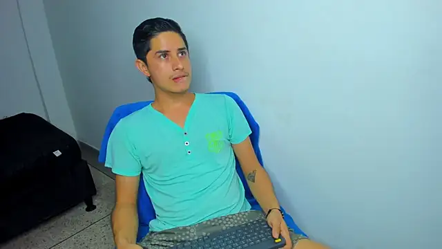 Snapshot of wickedboy_twin1 chatting on 05-28-26, 09:32 wickedboy twin1 online show from 05-28-26, 09:32