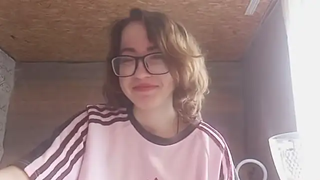 OliviaMoment online show from 06-20-26, 08:08
