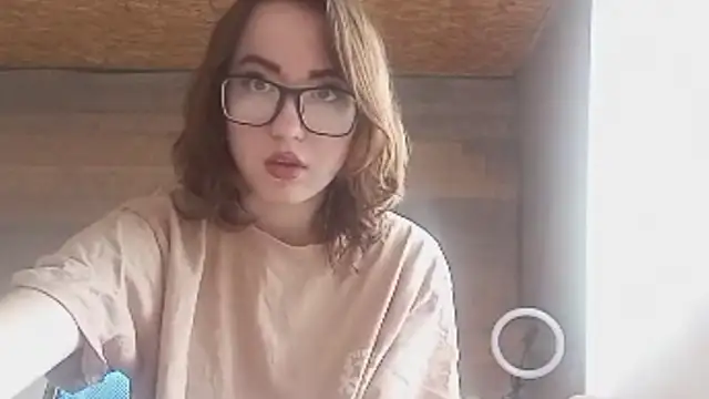 OliviaMoment online show from 06-14-26, 09:10
