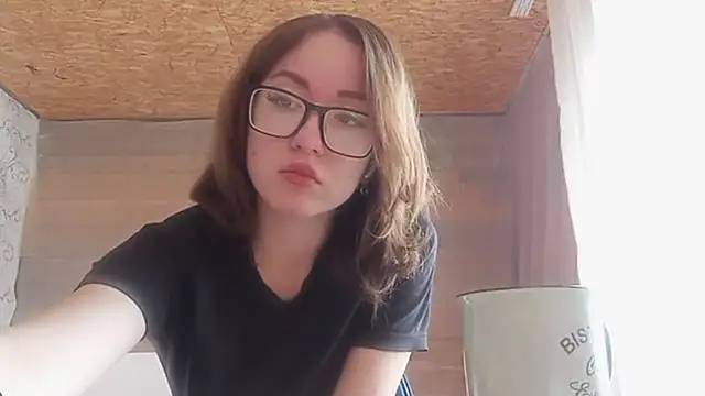 OliviaMoment online show from 06-05-26, 10:21