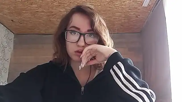 OliviaMoment online show from 06-18-26, 08:13
