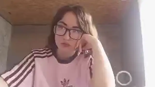 OliviaMoment online show from 06-22-26, 08:22