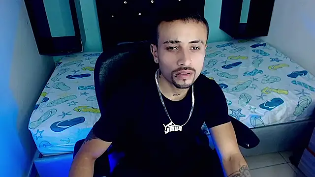 Snapshot of _anthony32 chatting on 05-29-26, 01:39 anthony32 online show from 05-29-26, 01:39