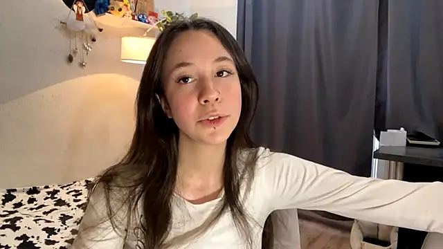 Snapshot of IraidaBatz chatting on 06-03-26, 01:45 IraidaBatz online show from 06-03-26, 01:45