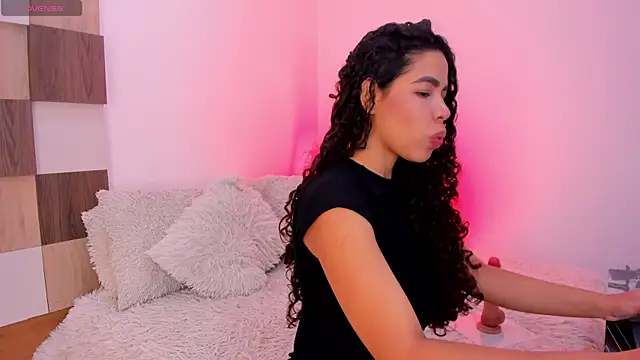 LarissaDesire online show from 06-01-26, 11:43