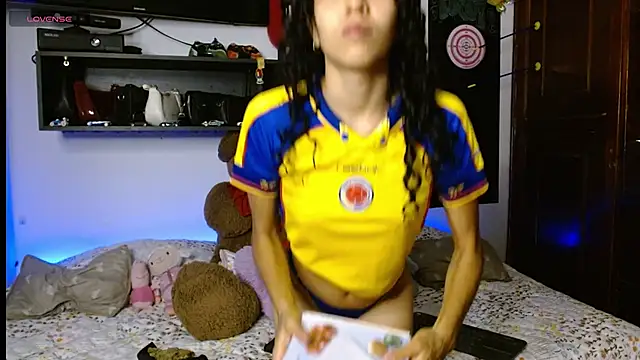 Snapshot of Laila_bunny chatting on 07-01-26, 09:59 Laila bunny online show from 07-01-26, 09:59