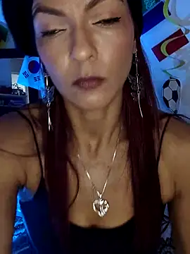 Snapshot of hannapettit chatting on 06-25-26, 07:19 hannapettit online show from 06-25-26, 07:19