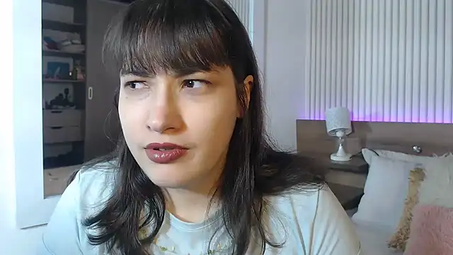 Snapshot of ValentinaGreyy chatting on 06-15-26, 10:31 ValentinaGreyy online show from 06-15-26, 10:31