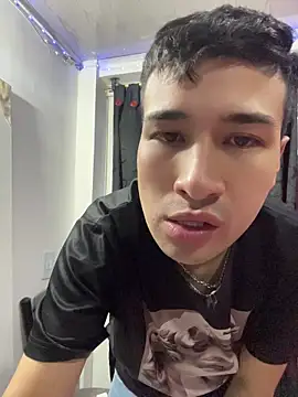 Snapshot of JULIANHOTSEX chatting on 06-10-26, 11:17 JULIANHOTSEX online show from 06-10-26, 11:17