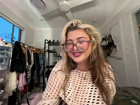 luckygigi online show from 06-10-26, 07:09