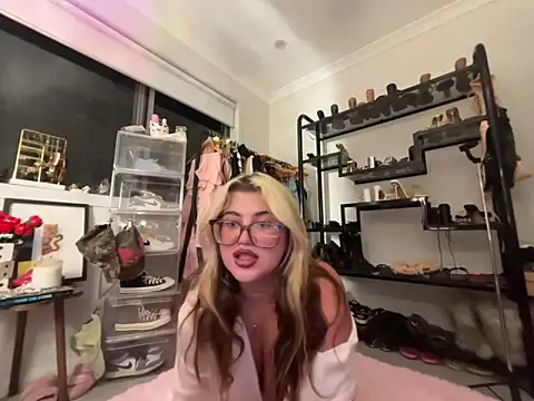 luckygigi online show from 06-01-26, 01:22