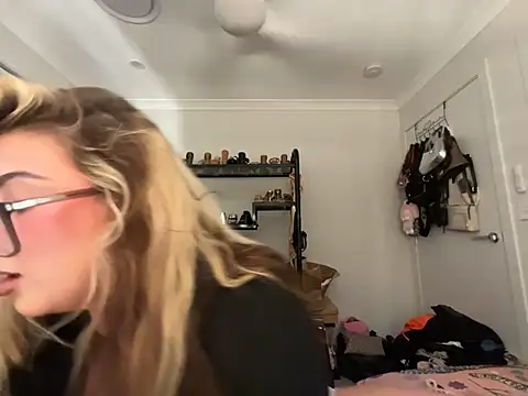luckygigi online show from 07-07-26, 08:18