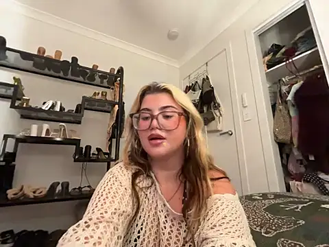 luckygigi online show from 06-04-26, 03:38