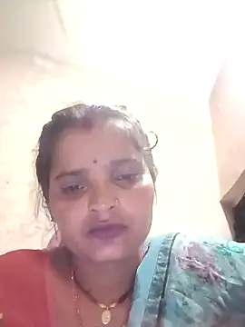 Snapshot of Divya_hot88 chatting on 06-01-26, 06:40 Divya hot88 online show from 06-01-26, 06:40