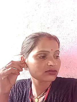 Snapshot of Divya_hot88 chatting on 07-05-26, 04:19 Divya hot88 online show from 07-05-26, 04:19