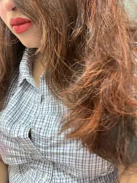 Yours riya11 online show from 06-25-26, 11:43