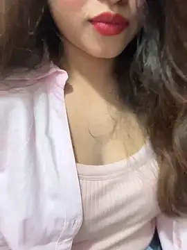 Snapshot of Yours_riya11 chatting on 06-03-26, 04:13 Yours riya11 online show from 06-03-26, 04:13