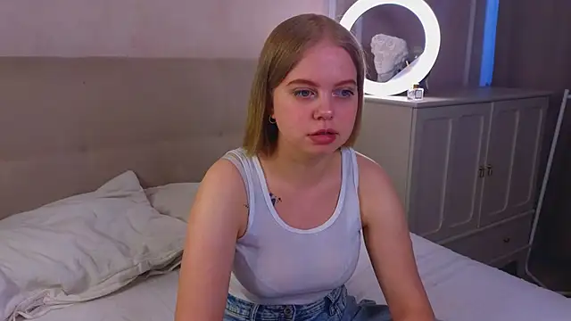 RebeccaCruz online show from 06-07-26, 07:35