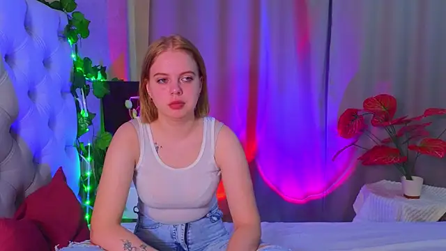 RebeccaCruz online show from 06-10-26, 08:15