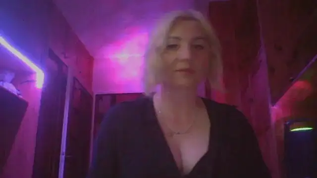 Snapshot of LunaaKiss chatting on 06-06-26, 10:59 LunaaKiss online show from 06-06-26, 10:59