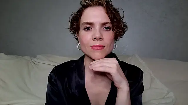 NatalieMoses online show from 06-19-26, 07:20