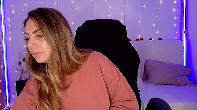 LindaWhite  online show from 12-14-25, 10:04