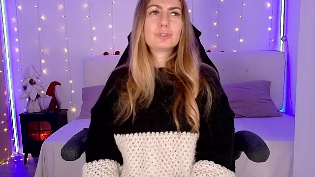 LindaWhite  online show from 12-17-25, 05:18