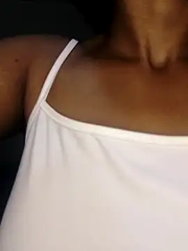 Snapshot of Seductive_shan chatting on 06-15-26, 04:45 Seductive shan online show from 06-15-26, 04:45