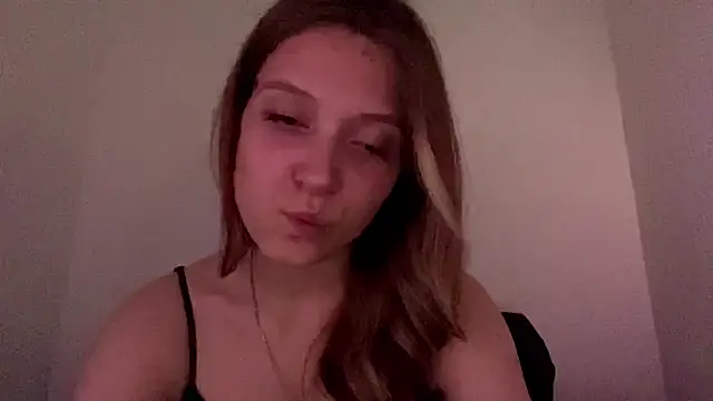 Snapshot of Moella_Ryans chatting on 05-29-26, 11:22 Moella Ryans online show from 05-29-26, 11:22
