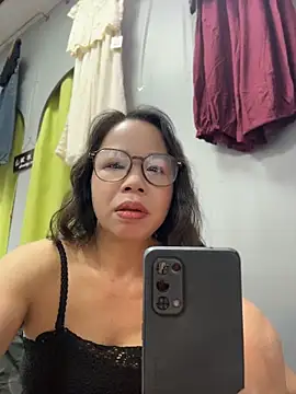 Snapshot of honghong_mother chatting on 06-10-26, 03:08 honghong mother online show from 06-10-26, 03:08