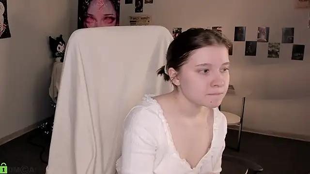 Snapshot of Kylie-Voss chatting on 06-04-26, 04:06 Kylie-Voss online show from 06-04-26, 04:06
