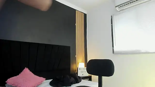 Snapshot of DILANX18 chatting on 06-16-26, 08:42 DILANX18 online show from 06-16-26, 08:42