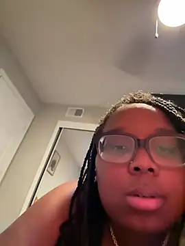 Snapshot of layitinme chatting on 06-14-26, 06:31 layitinme online show from 06-14-26, 06:31