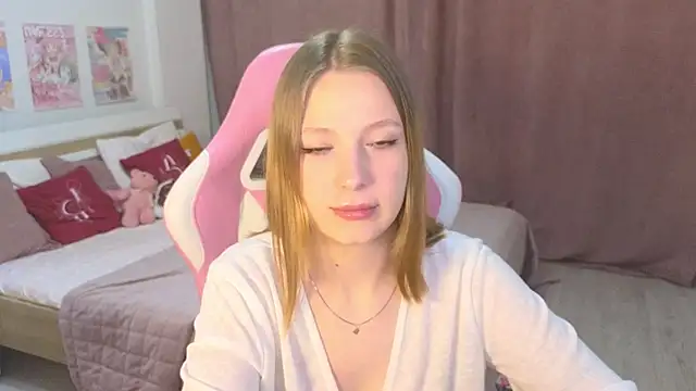 Snapshot of BeatriceLoven chatting on 07-19-26, 11:07 BeatriceLoven online show from 07-19-26, 11:07