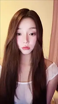 Snapshot of HiLILI-00 chatting on 06-02-26, 01:55 HiLILI-00 online show from 06-02-26, 01:55