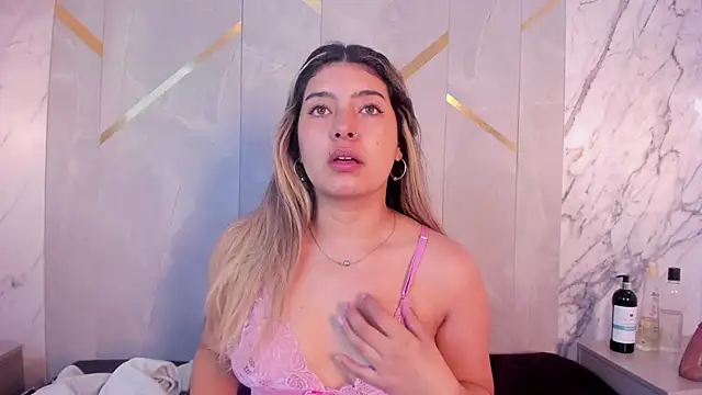 Snapshot of ChloeBelle_ chatting on 06-16-26, 12:38 ChloeBelle online show from 06-16-26, 12:38