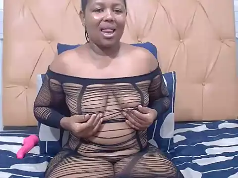 Snapshot of Mellowkittyyellow chatting on 06-21-26, 06:57 Mellowkittyyellow online show from 06-21-26, 06:57
