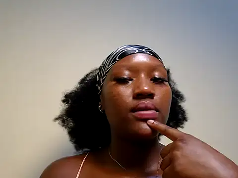 sexyroznnah online show from 06-25-26, 09:20